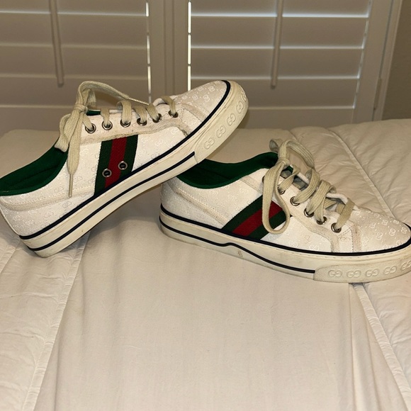 Gucci Tennis 1977 sneakers - size 7.5 ladies.  With tiny gg design. - Picture 1 of 5